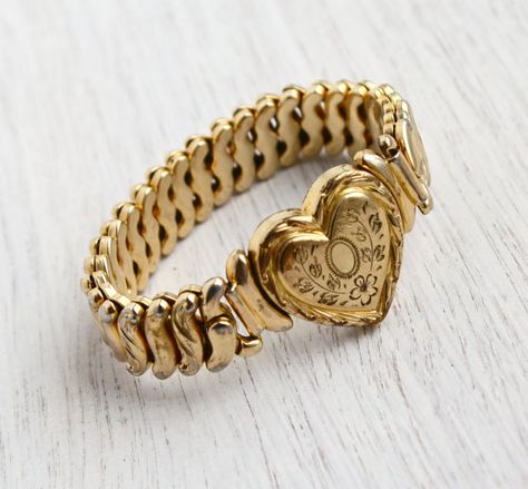 Gold Bracelet Vintage, Vintage Sweetheart Bracelet, Vintage Heart Bracelet, Vintage Gold Bracelets, Sweetheart Bracelet, Vintage Heart Jewelry, Gold Vintage Jewelry, Vintage Gold Jewelry, Sweetheart Jewelry