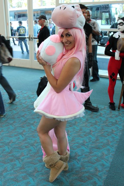 Yoshi Costume Women, Pink Yoshi Costume, Yoshi Halloween Costume Women, Yoshi Halloween Costume, Yoshi Outfit, Mario Costume Women, Nintendo Costumes, Nintendo Cosplay, Pink Cosplay Costume For Cosplay Events