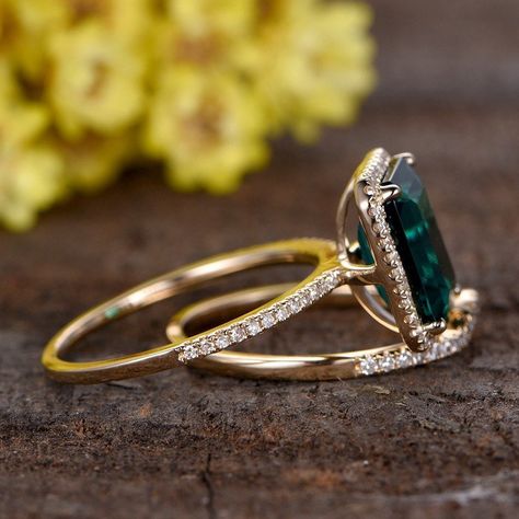 Emerald Pear Engagement Ring, Emerald Wedding Set, Pear Rings, Sage Jewelry, Emerald Wedding Rings Set, Sparkly Rings, Green Engagement Rings, Emerald Engagement Ring Green, Vintage Emerald Engagement Ring