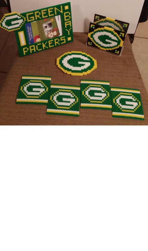 Packers Decor, Green Bay Packers Crafts, Green Packers, Melty Beads, Perler Beads Designs, Perler Bead Art, Perler Bead Patterns, Green Bay Packers, Green Bead