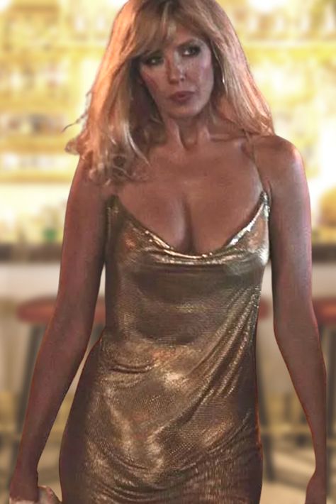 This shimmery gold dress is a showstopper! Link in the blog Beth Dutton Gold Dress, Beth Dutton Outfits, Dutton Outfits, Kelly Riley, Beth Dutton Style, Jessica Kelly, Yellowstone Series, Kelly Reilly, Kimberly Williams