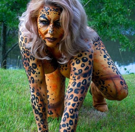 Cheetah #Cosplay Cheetah Wonder Woman, Marvel Cosplay Girls, Mystique Marvel, Dark Green Hair, Female Body Paintings, Henna Body Art, Superhero Cosplay, Marvel Cosplay, Cat Makeup