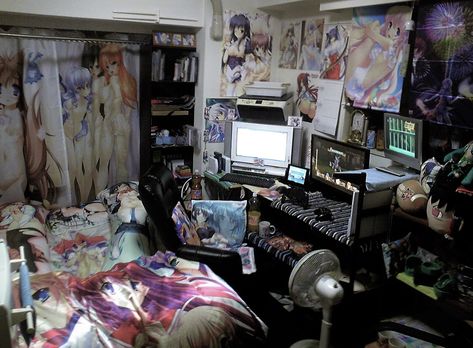 Kawaii Bedroom, Otaku Room, Aesthetic Room Ideas, Mad World, Funny Video Clips, Anime Expo, Messy Room, Anime Room, Girl Bedroom Designs