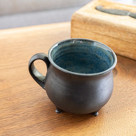 Cauldron Mug Satin Black With Blue Glaze Interior - Etsy Cauldron Mug Pottery, Black Ceramic Mug, Cauldron Cup, Ceramics Mug Ideas, Spooky Mugs, Cauldron Mug, Halloween Mugs, Spooky Halloween Decorations, Pottery Inspiration