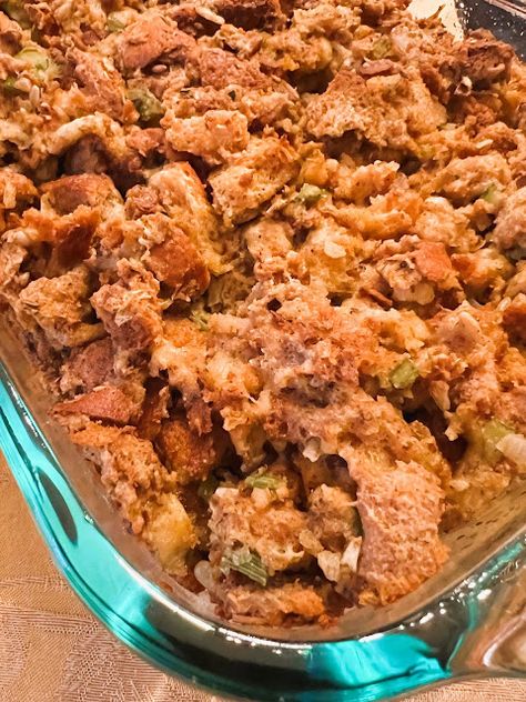 Straight from Grandma's Cookbook, this old-fashioned bread stuffing recipe is baked outside the turkey to make the perfect Thanksgiving side dish. Moist Stuffing, Southern Dressing, Apple Pie Jam, Bread Stuffing, Thanksgiving Side Dish, Stuffing Mix, Perfect Thanksgiving, Thanksgiving Side, Stuffing Recipes