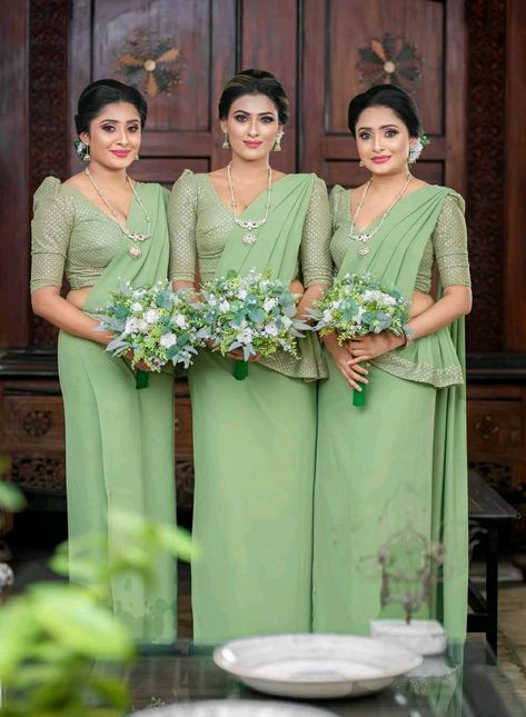 Kandyan Bridesmaid, Bridesmaid Colours, Bridal Maid Dress, Kandyan Saree, Wedding Brides Maid, Pretty Frocks, Simple Frock, Saree Jacket, Saree Pattern