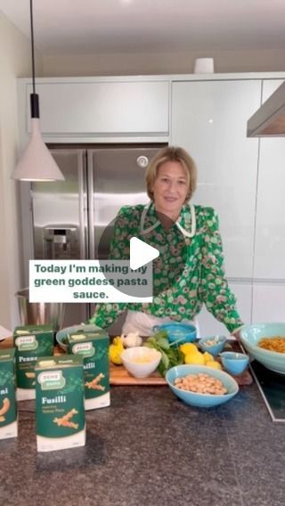 Dominique Ludwig Nutritionist MSc on Instagram: "#AD This recipe is fantastic for anyone wanting to boost their protein, fibre, and iron and wanting to feel full up for longer. This dish is vegetarian and can easily be made vegan, by swapping out the Parmesan cheese for nutritional yeast. Talk about a serious upgrade for your classic pesto pasta.
 
This recipe uses ZENB yellow pea Fusilli which is high in protein (21g/100g), fibre (11g / 100g) and a good source of iron (4.5mg/100g), because it is made 100% from yellow peas and has just ONE ingredient!
 
Adding beans to the green goddess sauce tops up the fibre and protein to make sure we feel full up for longer.
 
This is genuinely, the only pasta I cook with now due to the added health benefits. 

ZENB are offering a 30% discount on your Green Goddess Sauce, Yellow Peas, Pea Pasta, Clean And Delicious, Protein Meals, Clean Food, Green Goddess, Pesto Pasta, Nutritional Yeast