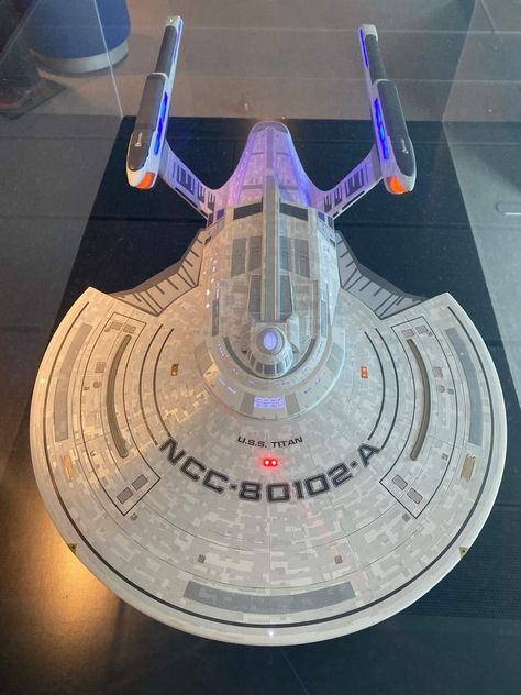 Star Trek Voyager Ship, Uss Titan, Star Trek Ship, Federation Starships, Fandom Star Trek, Prime Directive, Star Trek Models, Star Trek Wallpaper, Uss Enterprise Ncc 1701