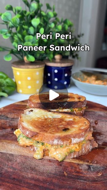 Peri Peri Paneer, Paneer Sandwich Recipe, Peri Peri Masala, Paneer Sandwich, Italian Seasonings, Mumbai Street, Mumbai Street Food, Peri Peri, Cheese Toast