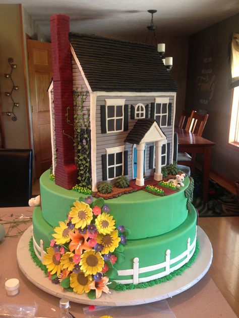 A housewarming cake.  That's literally a house.  How cool is this!?! Building Cake, Housewarming Cake, Nursing Cake, Inside Cake, Cake House, House Cake, Cake Shapes, Cake Business, Cake Images