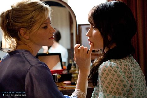 Iris and Vanessa Arielle Kebbel, The Uninvited, Emily Browning, Elizabeth Banks, Suspense Thriller, A Series Of Unfortunate Events, Female Actresses, Beautiful Couple, Scary Movies