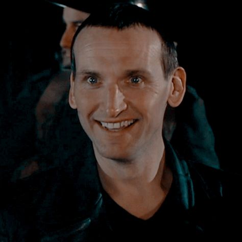 9th Doctor Aesthetic, Ninth Doctor Icon, Ninth Doctor Aesthetic, Doctor Who 9th Doctor, Doctor Who River Song, Doctor Who 9, 9th Doctor, Sarah Jane Smith, Doctor Who Companions