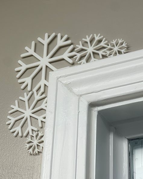 Snowflake Door Corner by lindnjoe Snowflake Door, Door Decoration Christmas, Corner Decoration, Winter Door, Household Decor, Door Decoration, Winter Wonder, Holiday Inspiration, Blue Christmas