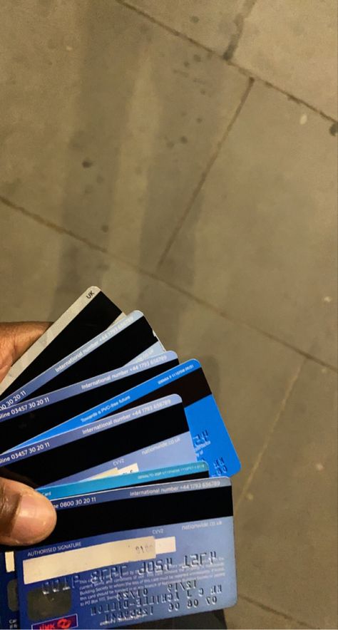 Credit Card Aesthetic, Chase Credit Card, Cards Aesthetic, Card Aesthetic, Business Card Design Creative, Itunes Gift Cards, Chill Photos, Debit Cards, Magazine Layout