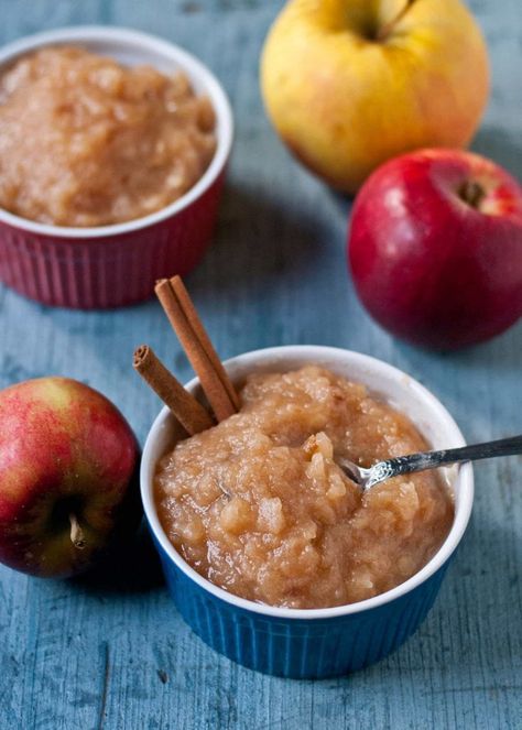 Let your slow cooker do all the work for you with this Easy Crock Pot Applesauce Recipe! Homemade Applesauce Recipes, Crockpot Applesauce, Slow Cooker Applesauce, Pear Sauce, Apple Sauce Recipes, Homemade Applesauce, Apple Sauce, Crock Pot Slow Cooker, Crock Pot Cooking