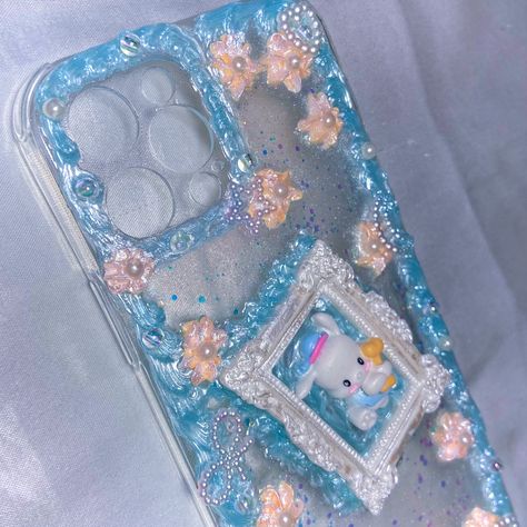 Blue sanrio decoden resin handmade case Decoden Phone Case Blue, Sanrio Decoden, Blue Sanrio, Decoden Phone Case, Phone Ideas, Snoopy, Phone Case, Phone Cases, Electronics