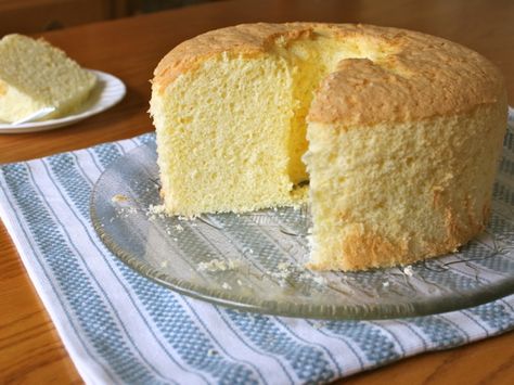 Chiffon Cake (Gluten-free) - Perfect for a birthday cake! Lemon Chiffon Cake, Dessert Thermomix, Gluten Free Cake, Gf Desserts, Gluten Free Sweets, New Cake, Serious Eats, Chiffon Cake, Gluten Free Cakes