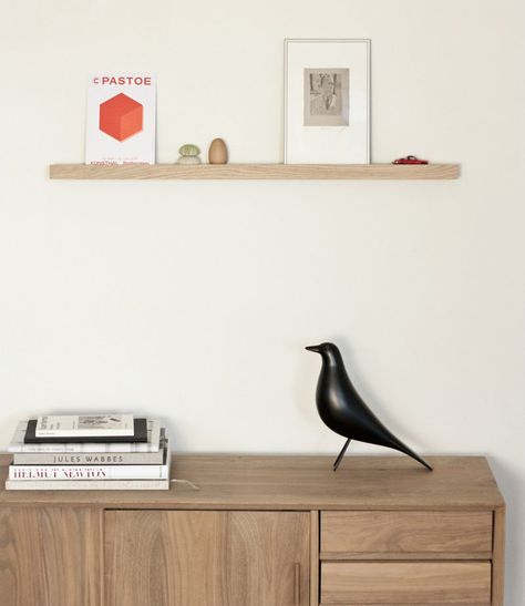 18 Decorative Animal Objects That Blur The Line Between Toys And Decor // This classic Eames House Bird became an iconic figure after it frequently appeared as an accessory in many photographs by Ray & Charles Eames. Eames Bird, Eames Design, Eames House Bird, Eames House, Vibrant Living Room, Whale Design, Zebra Design, Wood Animal, Charles Eames