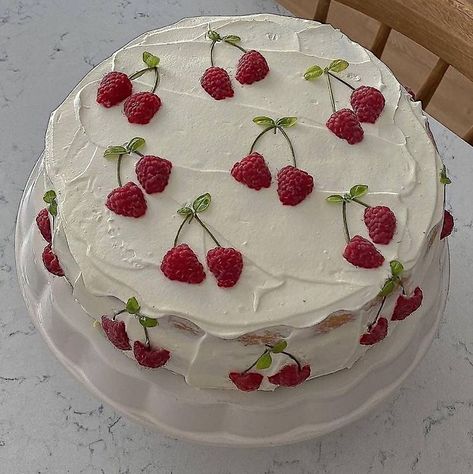 Cottagecore Cake, Cakes Decorated, Homemade Birthday Cakes, Cakes Recipes, Cherry Cake, Cute Baking, Pretty Dessert, Summer Cakes, Think Food