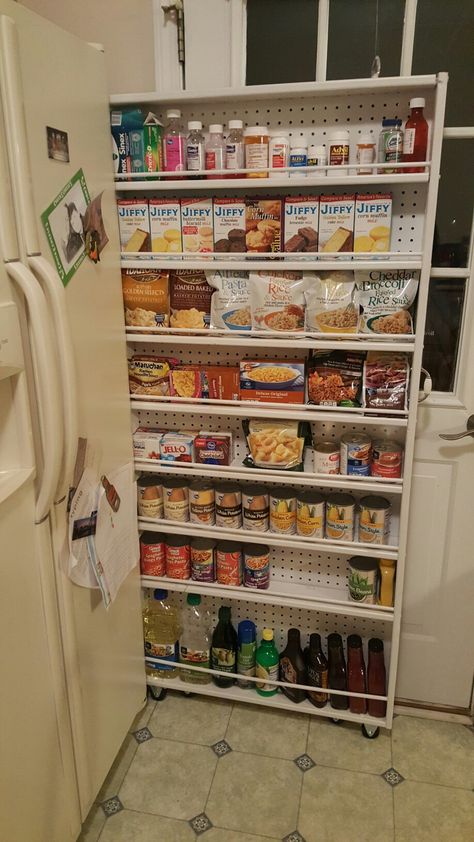 Tiny House Food Storage, Tiny Kitchen Food Storage, No Pantry Solutions Kitchens Apartment, No Kitchen Pantry Storage Solutions, No Pantry Solutions Apartment, Small Pantry Organisation Tiny Kitchens, Food Storage No Pantry Small Kitchens, Apartment Pantry Organization Ideas, Small Kitchen Hacks Space Saving