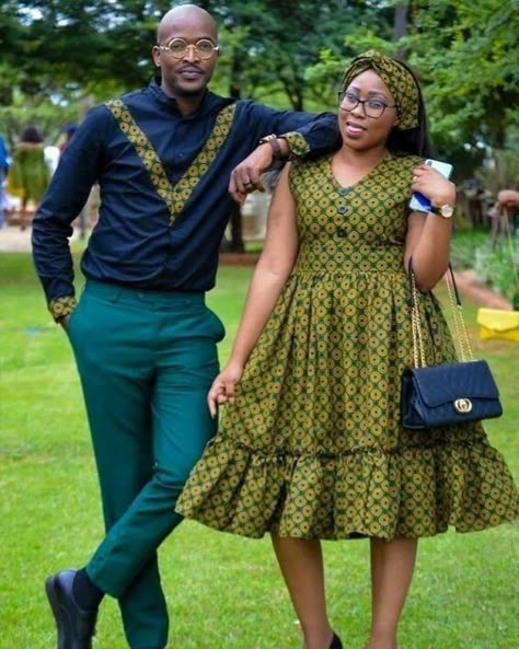 Seshweshwe Dresses, Graduation Things, Chic Attitude, South African Traditional Dresses, Couples African Outfits, African Weddings, African Traditional Wear, Shweshwe Dresses, Traditional African Clothing