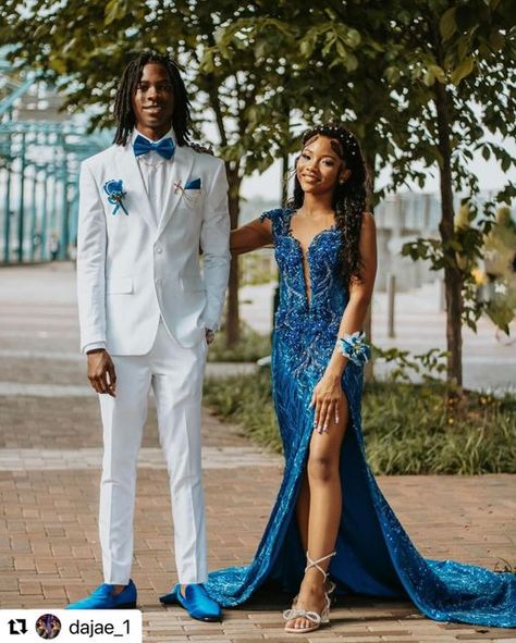 Prom Colors For Couples Black, Prom Colors For Couples, Prom Color Ideas, Prom Couples Outfits, Prom Slay, Dresses Couture, Couples Outfits, Prom Photoshoot, Prom Dress Inspo