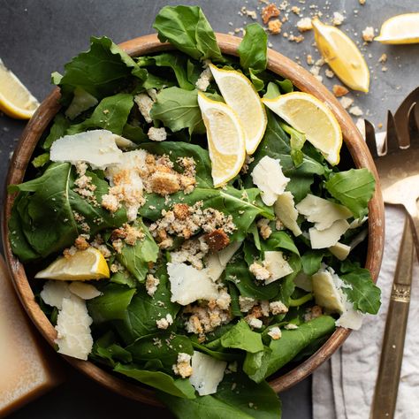 Arugula Salad with Lemon Honey Vinaigrette How To Make Croutons, Truffle Pizza, Honey Vinaigrette, Honey Dressing, Salad With Lemon, Lemon Honey, Buddha Bowls, Arugula Salad, Side Salad