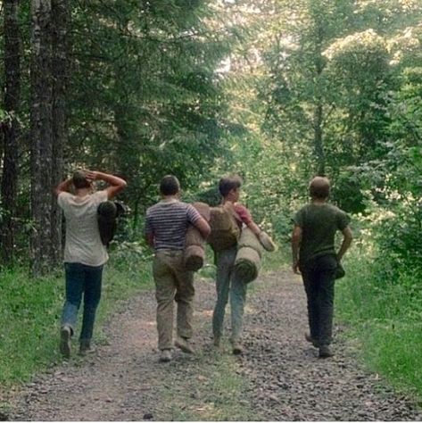 Stand By Me Film, Adventure Core, River Phoenix, Movie Shots, Movies And Series, Castle Rock, Rock On, Love Movie, Coming Of Age