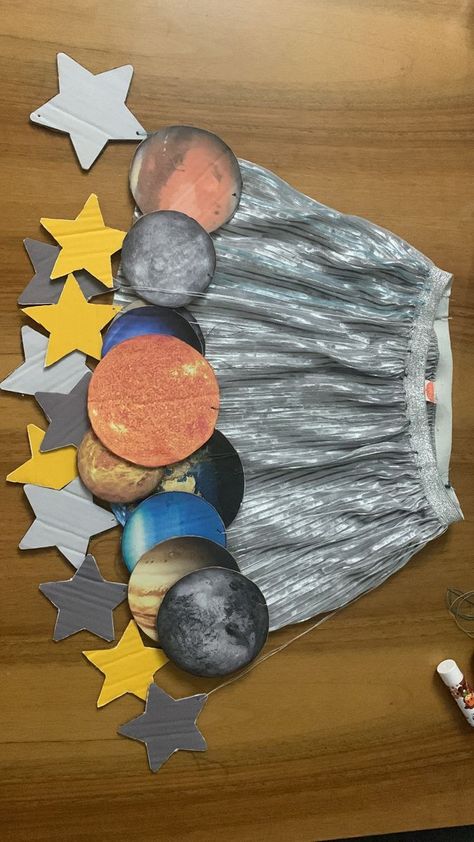 Solar System Costume Kids, Space Costume Kids, Space Party Costumes, Space Costume, Space Costumes, Diy Barbie House, World Book Day Costumes, Easy Diy Costumes, Book Day Costumes