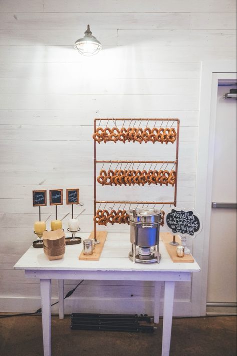 Pretzel Bar Pretzel Birthday Party, Pretzel Hanger, Hot Pretzel Bar, Diy Pretzel Stand, Pretzel Bar Wedding, Pretzel Bar Ideas, Pretzel Display, Pretzel Stand, Wedding Pretzels