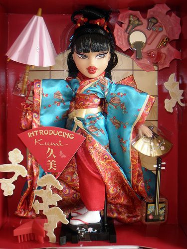 Asian Bratz Doll, Asian Bratz, Bratz Tokyo A Go Go, Dc Superhero Girls Dolls, Kimono Doll, Beatles Cartoon, 2000s Cartoons, Brat Doll, Bratz Girls