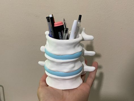 Vertebrae-Inspired Pen Holder by Big Simi Ct Scan, Beautiful Pen, Pens Pencils, Anatomy Art, Writing Instruments, Pen Holder, Design Model, Pen Holders, 3d Printing