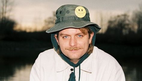 Mac Demarco Outfit, One Wayne G, Mac Demarco, First Person Writing, Celebrity Trends, Album Songs, Latest Music, Site Internet, Studio Album