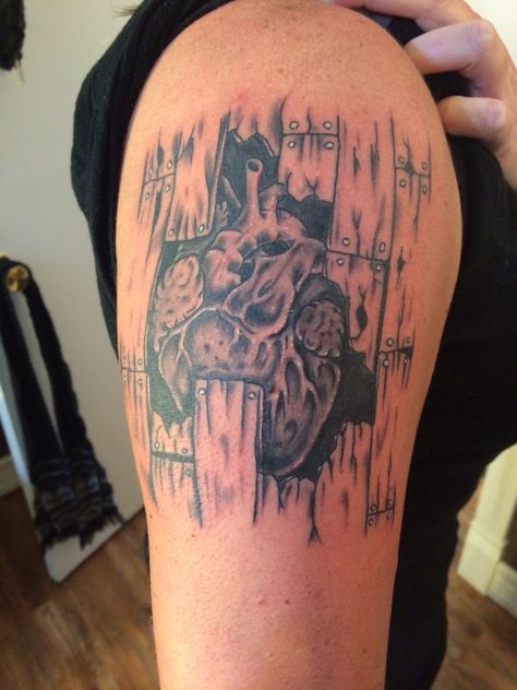 Edgar Allan Poe- Tell Tale Heart Tattoo <3 Edgar Allan Poe Tattoo, Poe Tattoo, Tell Tale Heart, The Tell Tale Heart, Chest Ideas, Beauty In Art, Edgar Allan, Edgar Allan Poe, Heart Tattoo