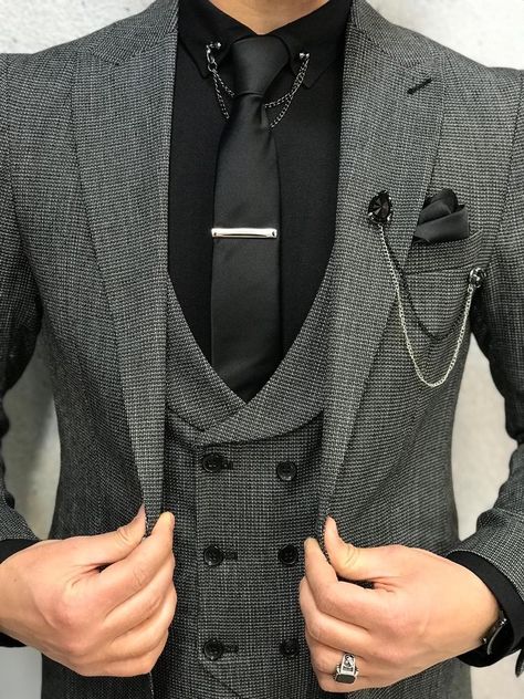 Grey Slim Fit Suit, Suits Men Slim, Mens Dress Outfits, Paul Gray, Black Suit Men, Slim Fit Suit Men, Suits Men Business, Dress Suits For Men, Designer Suits For Men