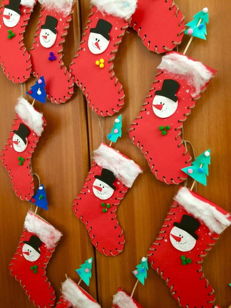 Ghetuta Mos Nicolae, Kindergarten Classroom Decor, Winter Art Projects, Preschool Christmas Crafts, Perfect Selfie, Winter Project, Fun Christmas Crafts, Christmas School, Preschool Christmas