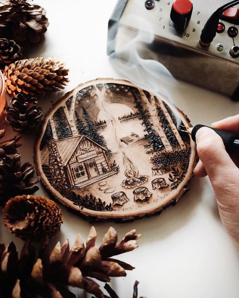 Wood Burned Christmas Gifts, Winter Wood Burning Ideas, Wood Burning Aesthetic, Small Wood Burning Ideas, Wood Burning Art Patterns, Wood Burning Christmas Ornaments, Vintage Aesthetic Art, Aesthetic Art Ideas, Wood Burned Art