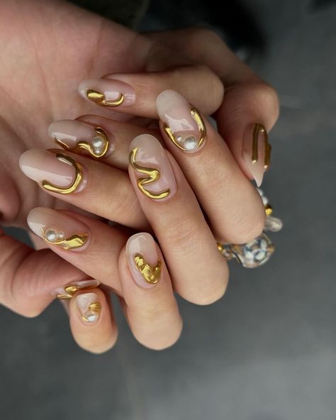 funky 3d gel + gold powder | Instagram 3d Gold Nail Art, 3d Gold Nails, Nails With Pigment Powder, Maximalist Short Nails, Gold 3d Nails, Texture Nail Art, Textured Nail Art, Texture Nails, Textured Nails