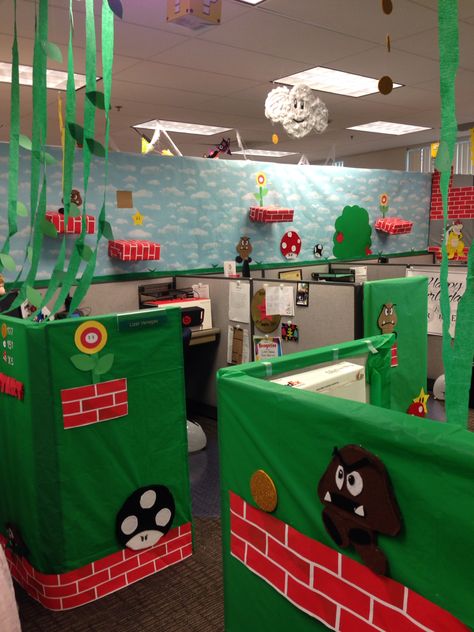 Mario Mario School Decorations, Mario Kart Halloween Decorations, Mario Halloween Decorations, Mario Cart Office Decorations, Mario Kart Decor, Mario Office Decorations, Mario Stage Design, Mario Bros Office Decorations, Mario Kart Office Decorations