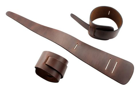 Leather Jewelry Diy, Handmade Leather Belt, Leather Jewellery, Cuff Bracelets Handmade, Brown Leather Bracelet, Leather Cuff Bracelet, Leather Art, Leather Cuffs Bracelet, Leather Projects