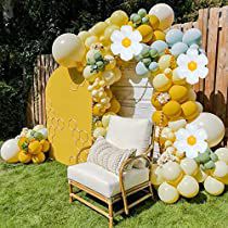 Retro Baby Showers, Daisy Baby Shower, Sunshine Baby Showers, Baby Shower Vintage, Yellow Balloons, Bee Baby Shower, Balloon Flowers, Blue Balloons, Wedding Party Decorations