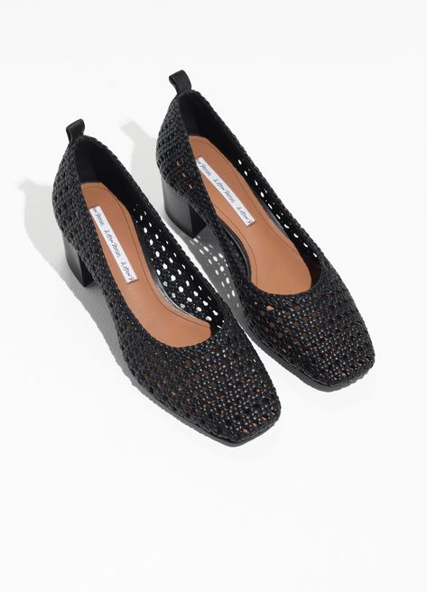 Summer Shoes Trends, Shoe Sketches, Basic Shoes, Woven Shoes, Fantastic Shoes, Diy Summer, Latest Shoe Trends, Square Toe Heels, Black Tweed