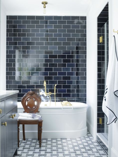 amy morris atlanta bathroom Blue And White Bathroom Ideas, Loft Ensuite, Ham Interiors, Tile Tub, Bathtub Wall, Standing Bathtub, Bathroom Blue, Hague Blue, Floor Pattern