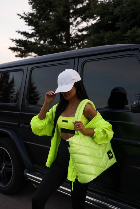 Neon Jacket Outfit, Neon Workout Outfit, 2023 Athleisure, Athleisure Editorial, Neon Windbreaker, Neutral Leggings, Brand Theme, Neon Sports, Mia Mia Mine