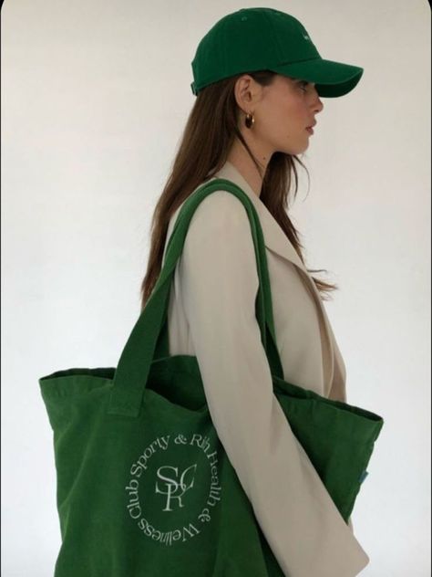 model wearing cream blazer and green baseball cap with green sporty and rich shopper bag Rich Outfits, Pretty Tote Bags, Desain Tote Bag, Canvas Bag Design, Rich Clothes, Sporty And Rich, July 12, Sporty Outfits, How To Pose