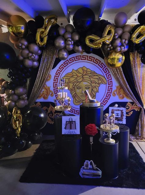 Versace Themed Birthday Party, Buchifresa Party Theme, Versace Birthday Party Ideas, Versace Party Theme, Versace Theme Party Ideas, Buchon Party Theme For Men, Buchona Theme Party, Narco Theme Party Decorations, Buchona Party Theme