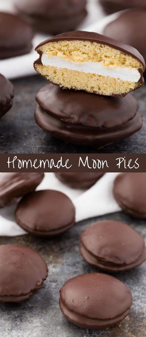 These Homemade Moon Pies are made completely from scratch with vanilla cookies sandwiched around gooey marshmallow and dipped in chocolate. #ad #50StatesofCookies /bobsredmill/ Moon Pies Recipe, Cinnamon Christmas Cookies, Diy Condiments, Hip Huggers, Moon Pie, Cookies Homemade, Moon Pies, Cookie Sandwiches, Dipped In Chocolate