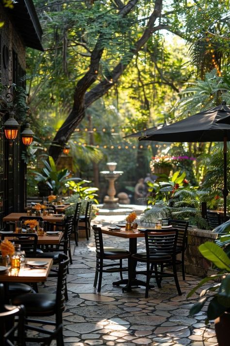 Bistro Garden Ideas, Bohemian Style Restaurant, Restaurants Interior, Cottage Restaurant, Cafe Design Inspiration, Outdoor Restaurant Patio, Courtyard Cafe, Restaurants Outdoor Seating, Bistro Design