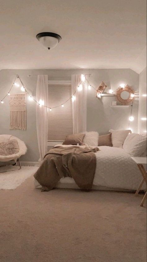 Bedroom Ideas For Small Rooms Cozy Cheap, Pretty Bedrooms, Bedroom Ideas For Small Rooms Cozy, Teen Girl Bedroom, Classy Decor, Girly Room, Pretty Bedroom, Pretty Decor