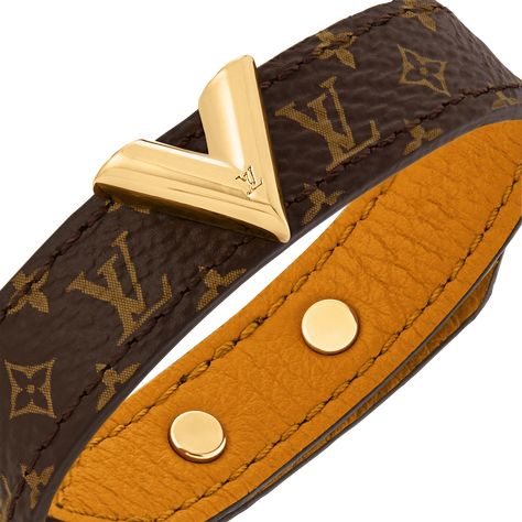 LOUIS VUITTON® - Essential V Bracelet - Brown V Bracelet, Louis Vuitton Bracelet, Louis Vuitton Official Website, Perfect Model, Lv Handbags, Louis Vuitton Official, Bracelet Collection, Fashion Books, Monogram Canvas